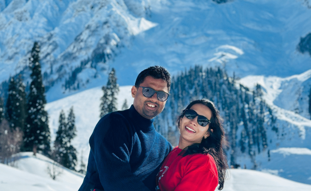 Romantic Manali couple tour packages from Hyderabad with private cab and hotel stay
