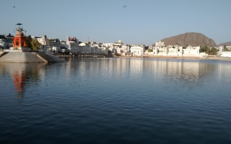 Pushkar Lake scenic view captured during a Rajasthan Trip with spiritual atmosphere